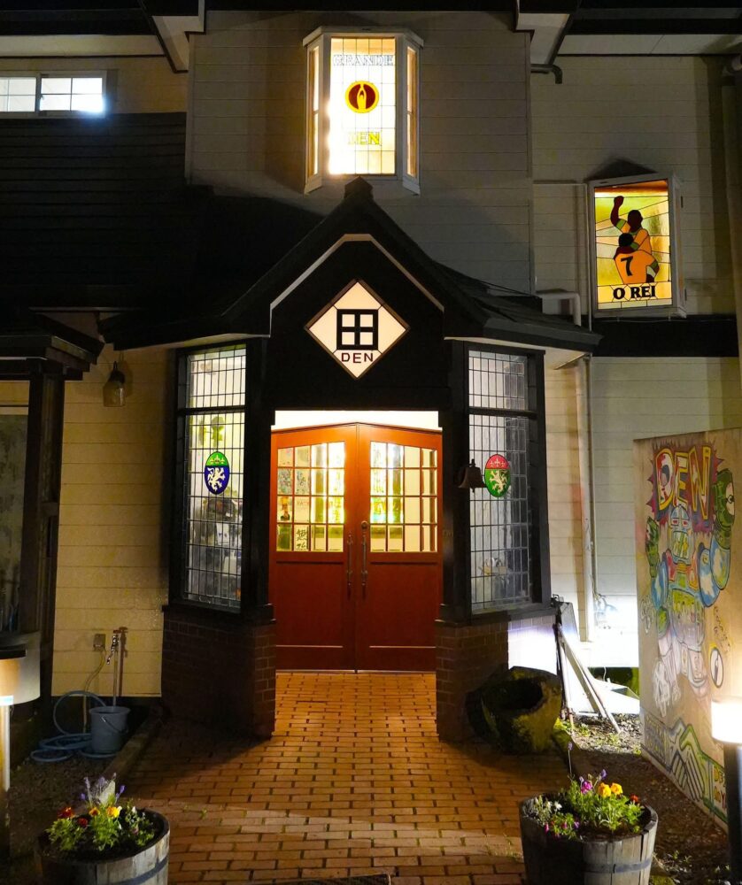 ステンドハウスDEN